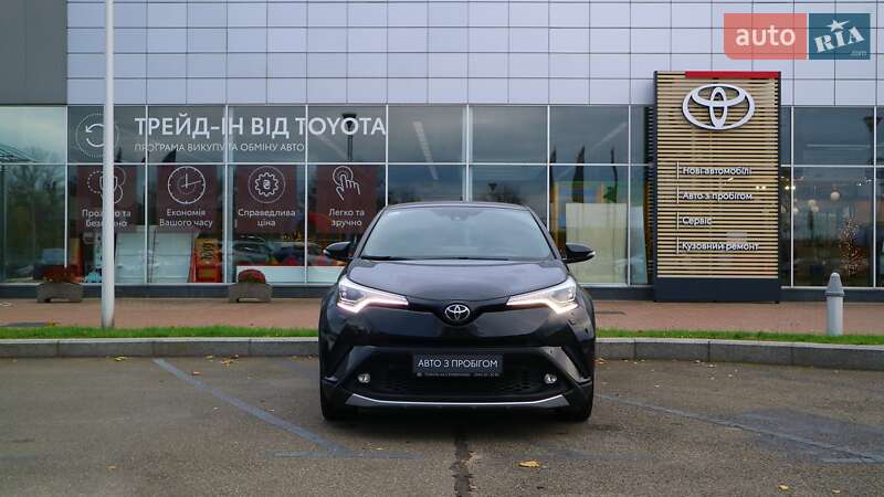 Внедорожник / Кроссовер Toyota C-HR 2018 в Киеве