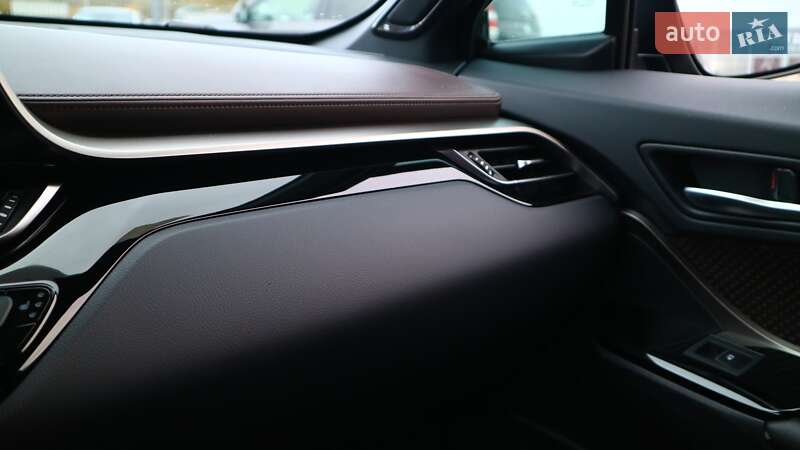 Внедорожник / Кроссовер Toyota C-HR 2018 в Киеве