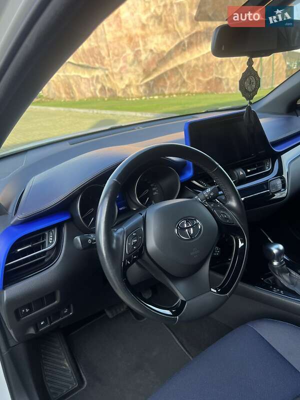 Внедорожник / Кроссовер Toyota C-HR 2016 в Одессе