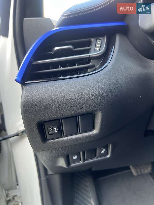 Внедорожник / Кроссовер Toyota C-HR 2016 в Одессе