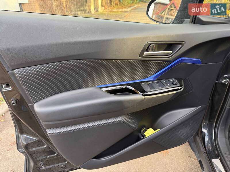 Внедорожник / Кроссовер Toyota C-HR 2021 в Киеве фото 11 Внедорожник / Кроссовер Toyota C-HR 2021 в Киеве