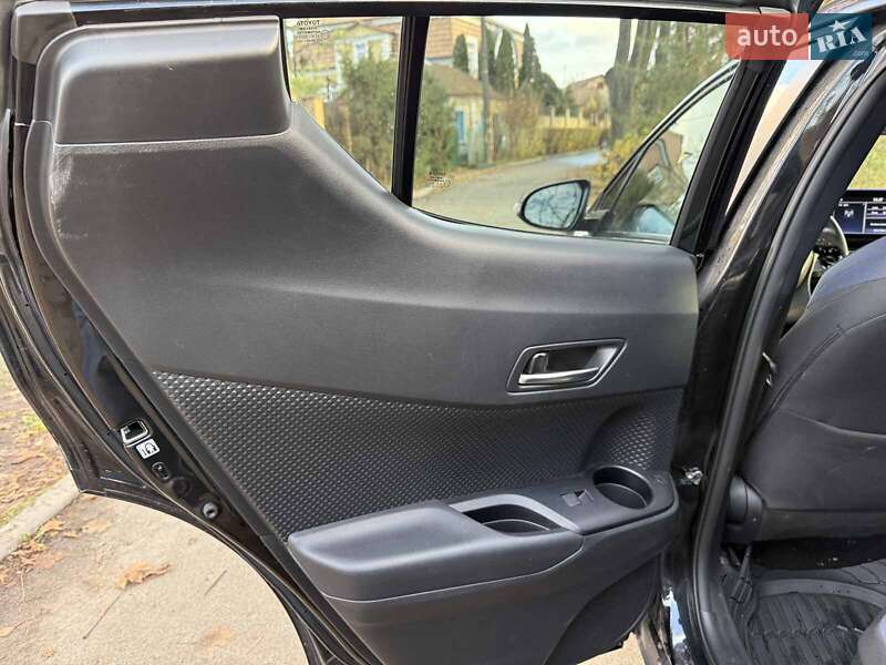 Внедорожник / Кроссовер Toyota C-HR 2021 в Киеве фото 16 Внедорожник / Кроссовер Toyota C-HR 2021 в Киеве
