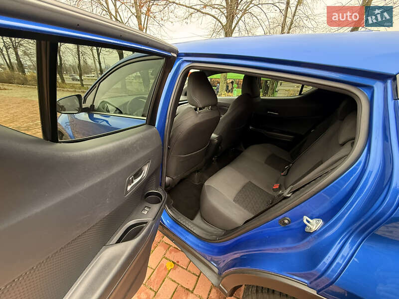 Внедорожник / Кроссовер Toyota C-HR 2020 в Харькове фото 27 Внедорожник / Кроссовер Toyota C-HR 2020 в Харькове