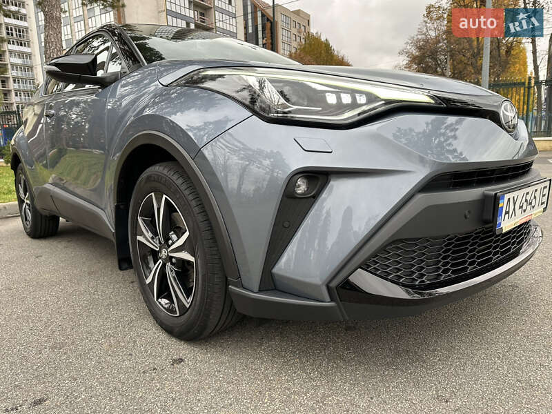 Внедорожник / Кроссовер Toyota C-HR 2019 в Харькове