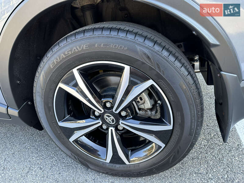 Внедорожник / Кроссовер Toyota C-HR 2019 в Харькове