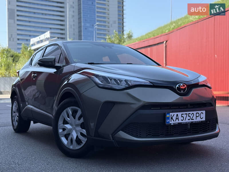 Внедорожник / Кроссовер Toyota C-HR 2021 в Киеве