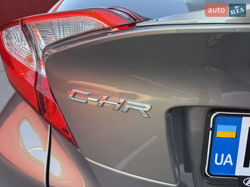 Внедорожник / Кроссовер Toyota C-HR 2021 в Киеве