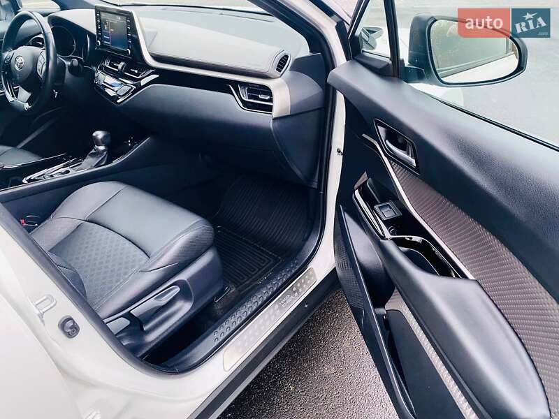 Позашляховик / Кросовер Toyota C-HR 2020 в Богородчанах