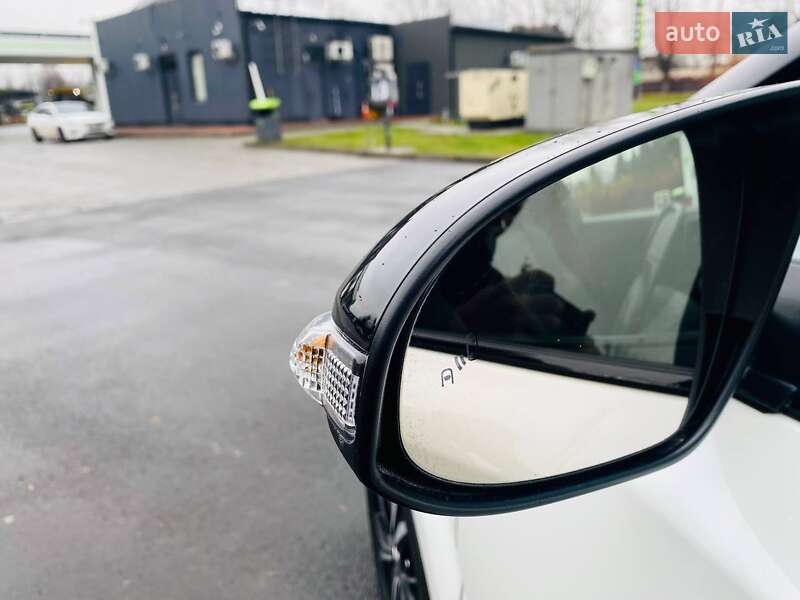 Позашляховик / Кросовер Toyota C-HR 2020 в Богородчанах