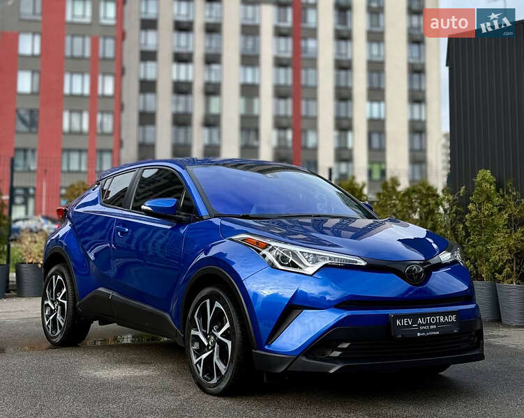 Внедорожник / Кроссовер Toyota C-HR 2019 в Киеве