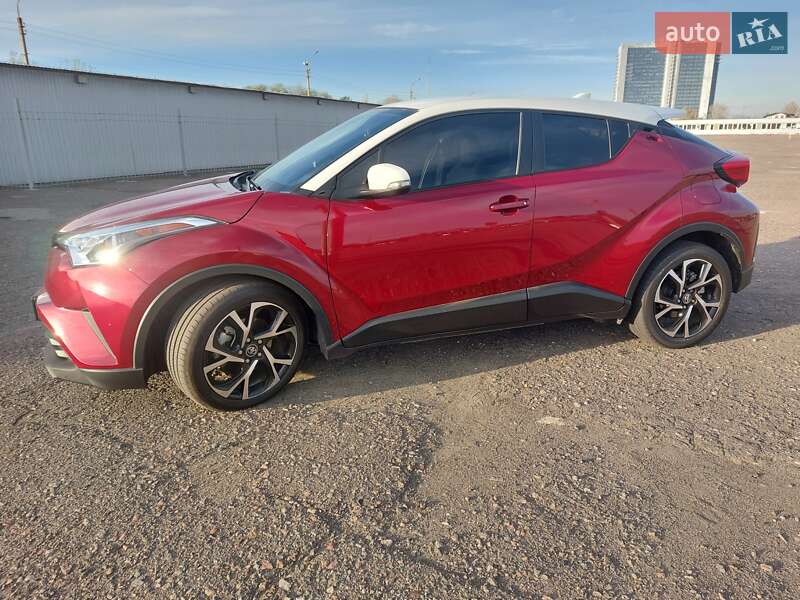 Позашляховик / Кросовер Toyota C-HR 2018 в Києві