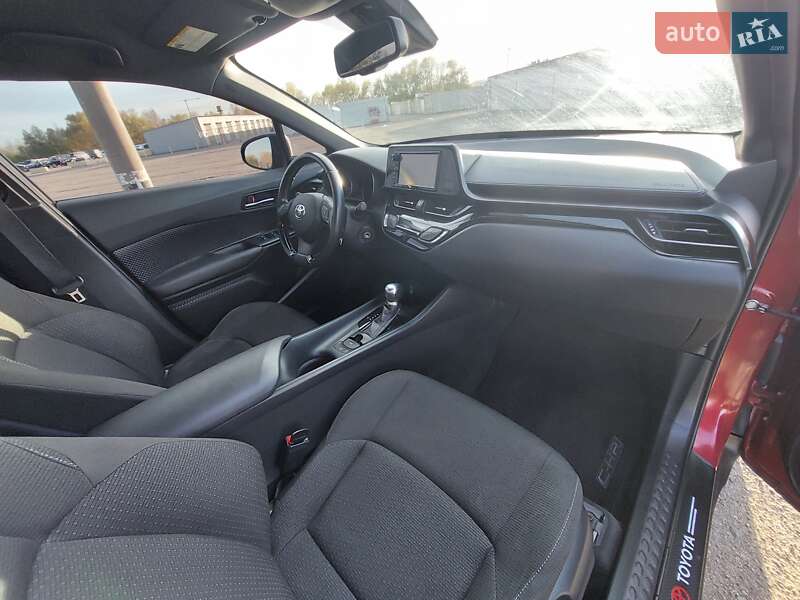 Позашляховик / Кросовер Toyota C-HR 2018 в Києві