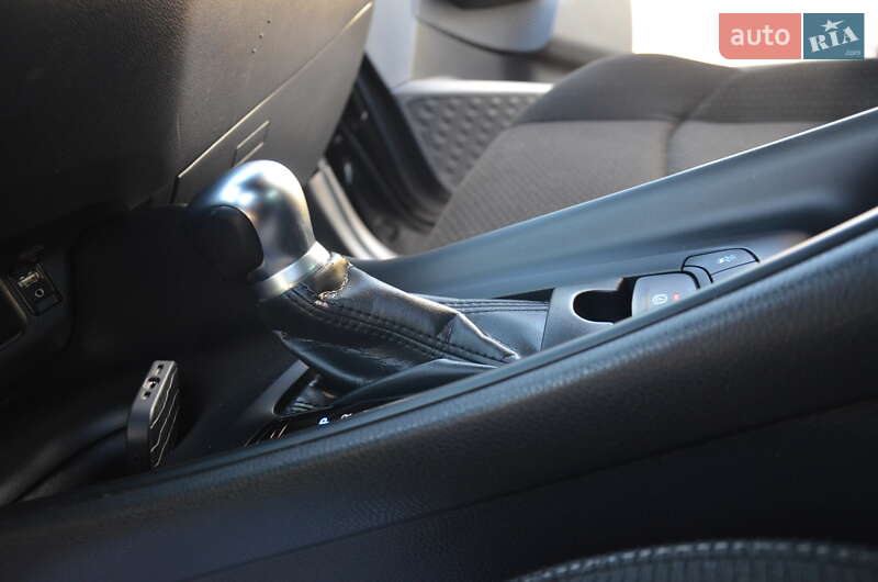 Позашляховик / Кросовер Toyota C-HR 2018 в Дрогобичі фото 45 Позашляховик / Кросовер Toyota C-HR 2018 в Дрогобичі