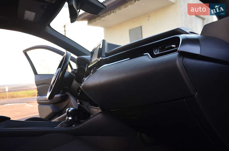 Позашляховик / Кросовер Toyota C-HR 2018 в Дрогобичі фото 58 Позашляховик / Кросовер Toyota C-HR 2018 в Дрогобичі