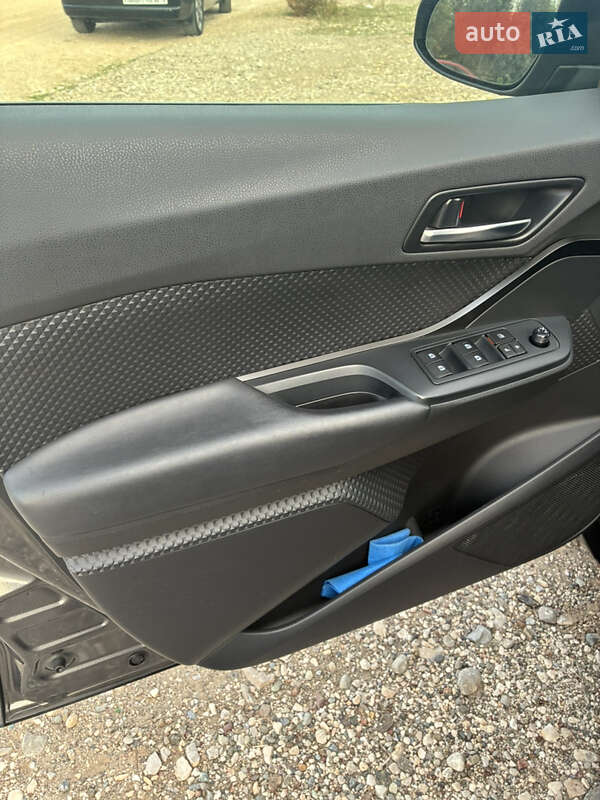 Внедорожник / Кроссовер Toyota C-HR 2019 в Киеве