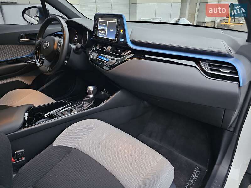 Позашляховик / Кросовер Toyota C-HR 2018 в Одесі