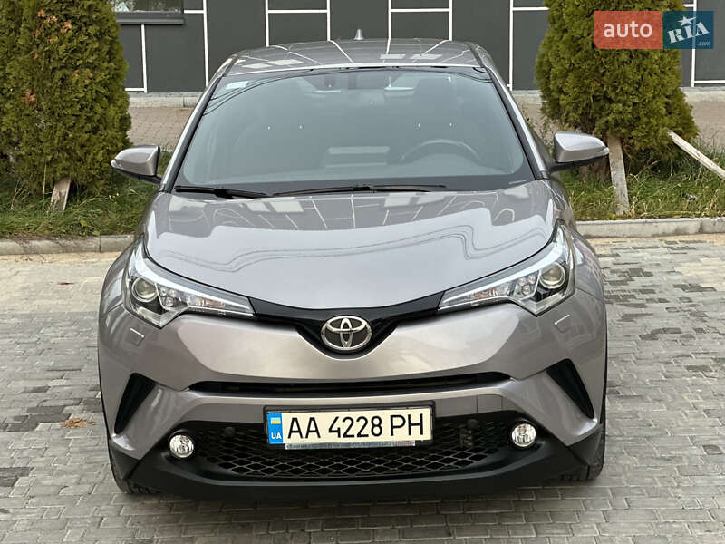Позашляховик / Кросовер Toyota C-HR 2016 в Вінниці