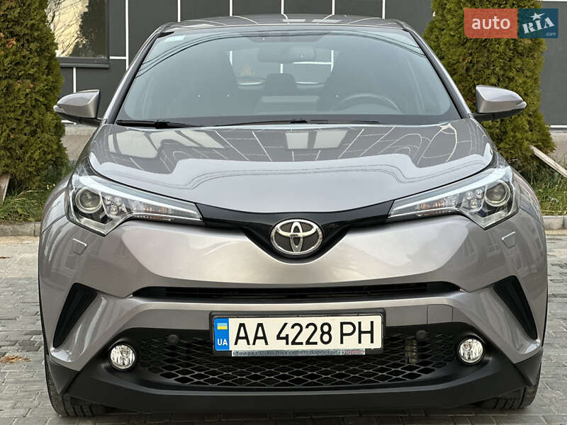 Позашляховик / Кросовер Toyota C-HR 2016 в Вінниці