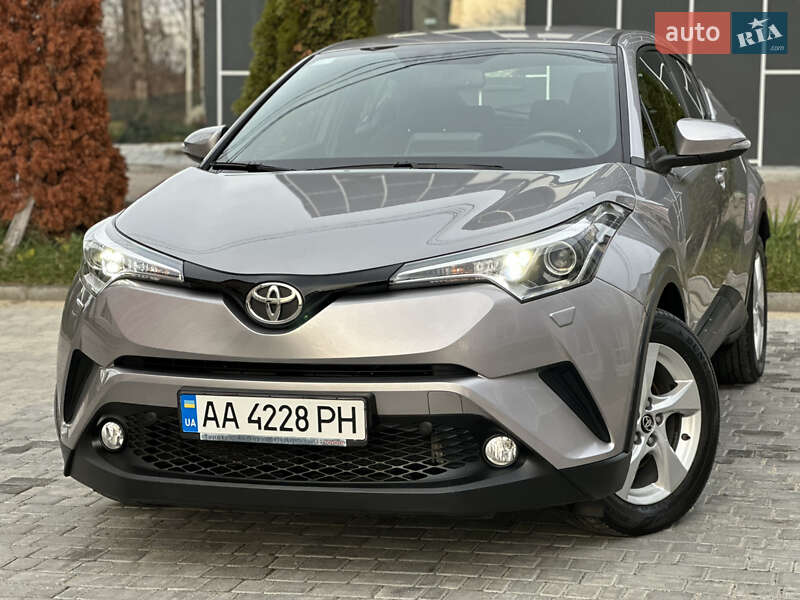 Позашляховик / Кросовер Toyota C-HR 2016 в Вінниці