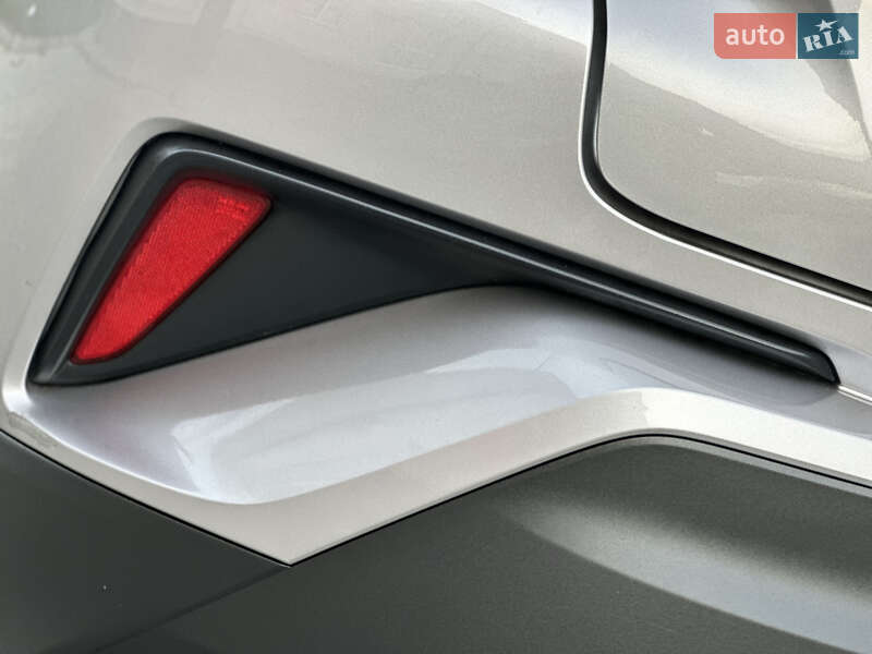 Позашляховик / Кросовер Toyota C-HR 2016 в Вінниці