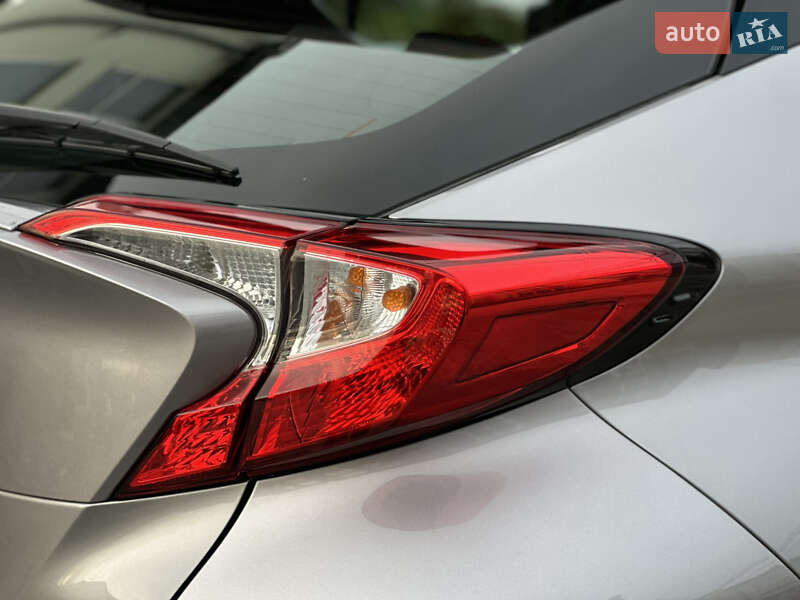 Позашляховик / Кросовер Toyota C-HR 2016 в Вінниці