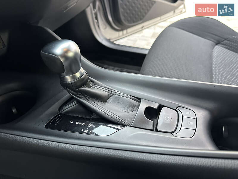 Позашляховик / Кросовер Toyota C-HR 2016 в Вінниці