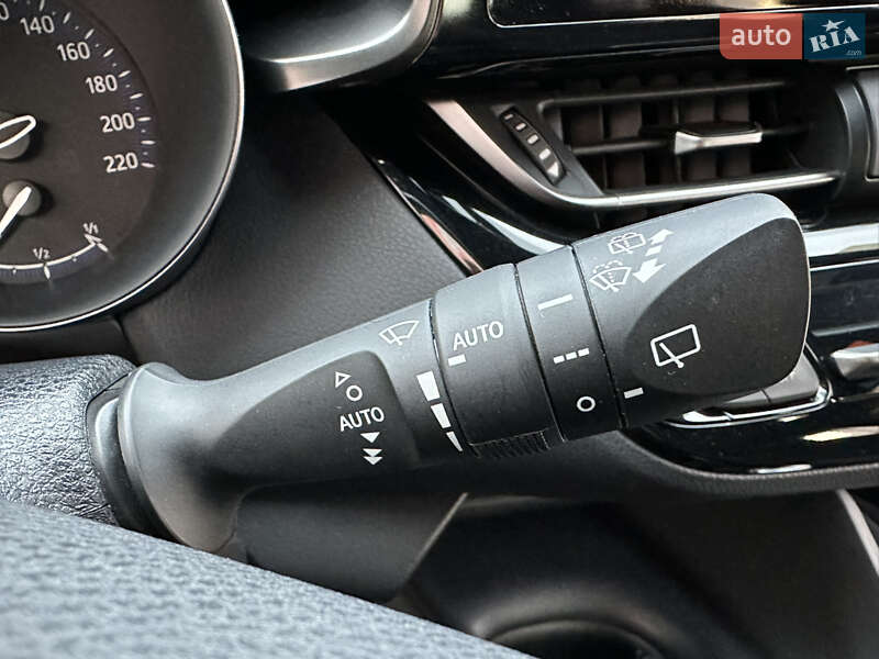 Позашляховик / Кросовер Toyota C-HR 2016 в Вінниці