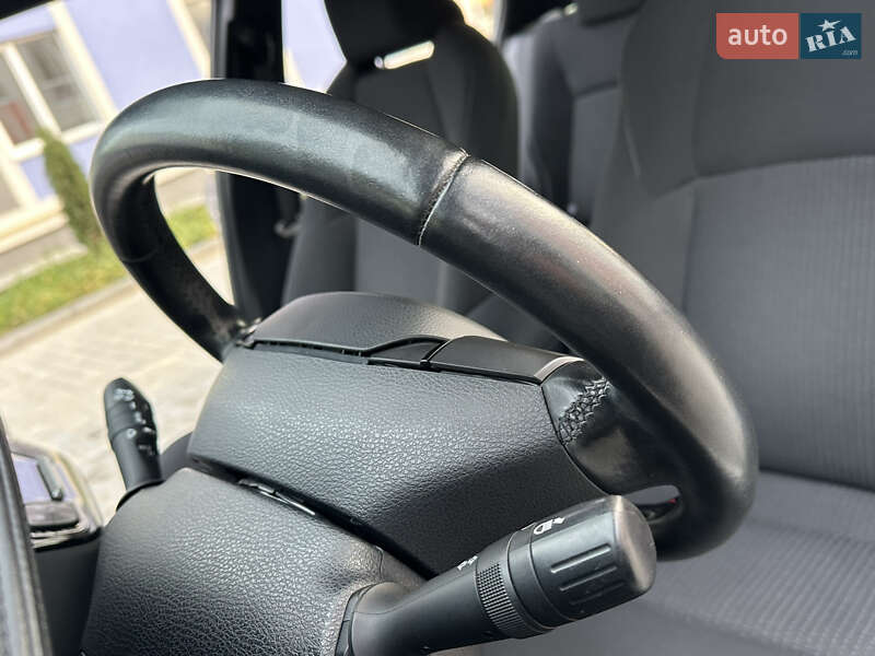 Позашляховик / Кросовер Toyota C-HR 2016 в Вінниці