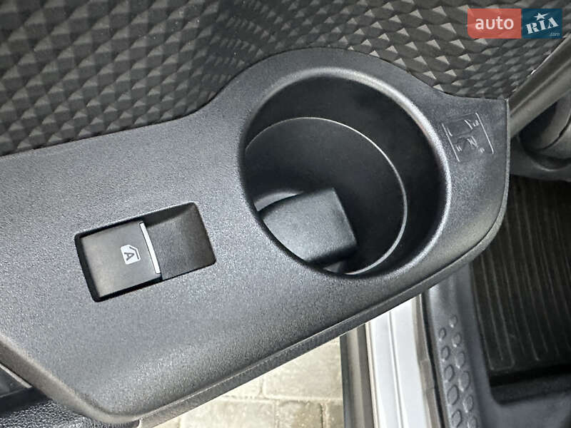 Позашляховик / Кросовер Toyota C-HR 2016 в Вінниці