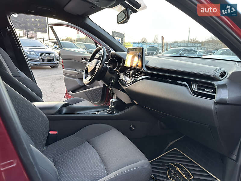 Позашляховик / Кросовер Toyota C-HR 2016 в Харкові фото 23 Позашляховик / Кросовер Toyota C-HR 2016 в Харкові