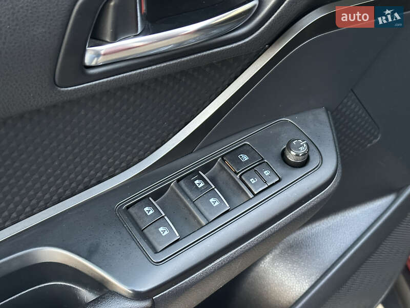 Позашляховик / Кросовер Toyota C-HR 2016 в Харкові фото 26 Позашляховик / Кросовер Toyota C-HR 2016 в Харкові