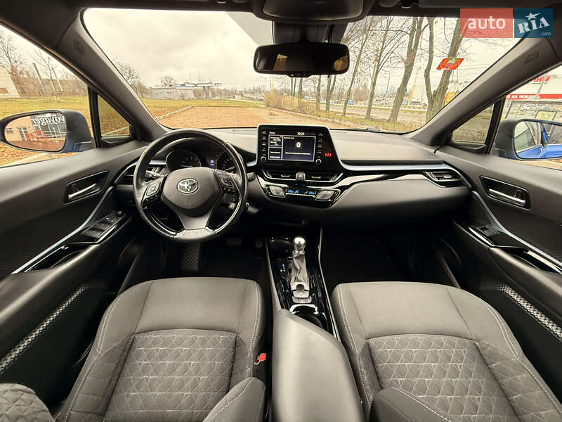 Внедорожник / Кроссовер Toyota C-HR 2020 в Харькове