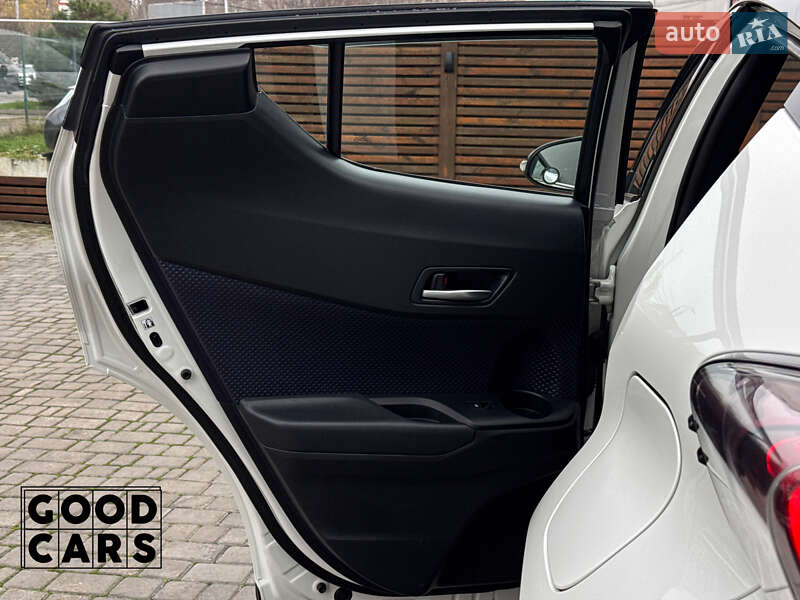 Внедорожник / Кроссовер Toyota C-HR 2018 в Одессе