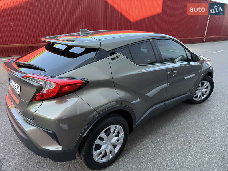 Внедорожник / Кроссовер Toyota C-HR 2021 в Киеве