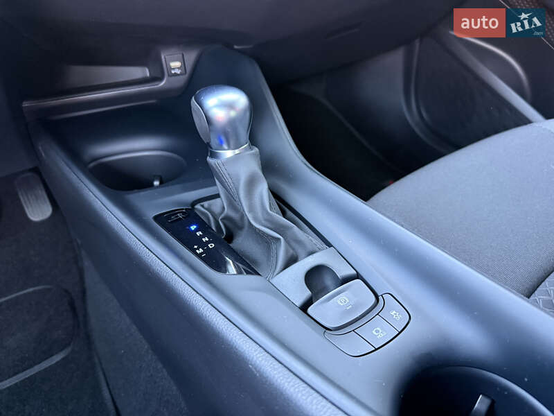 Внедорожник / Кроссовер Toyota C-HR 2021 в Киеве