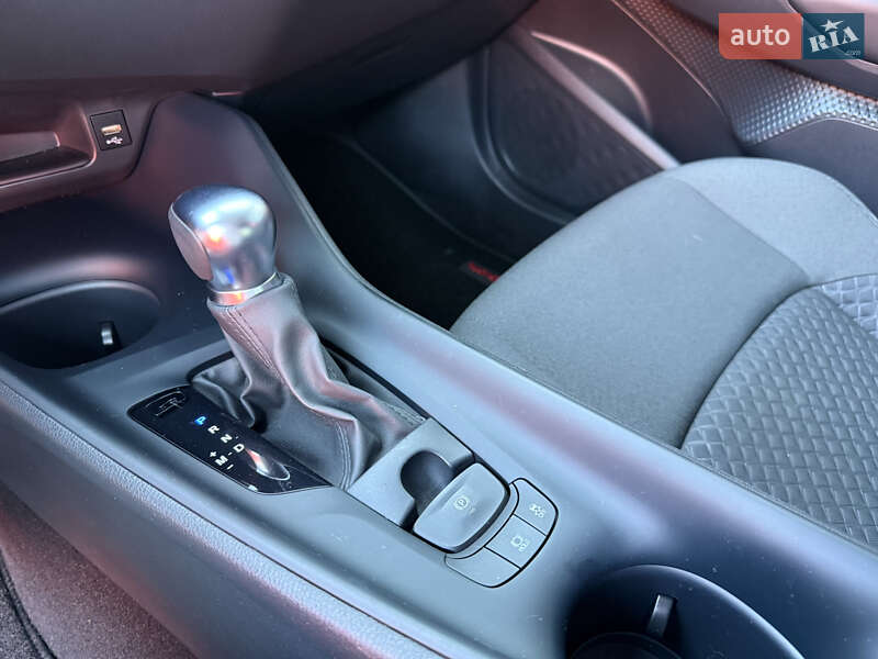 Внедорожник / Кроссовер Toyota C-HR 2021 в Киеве