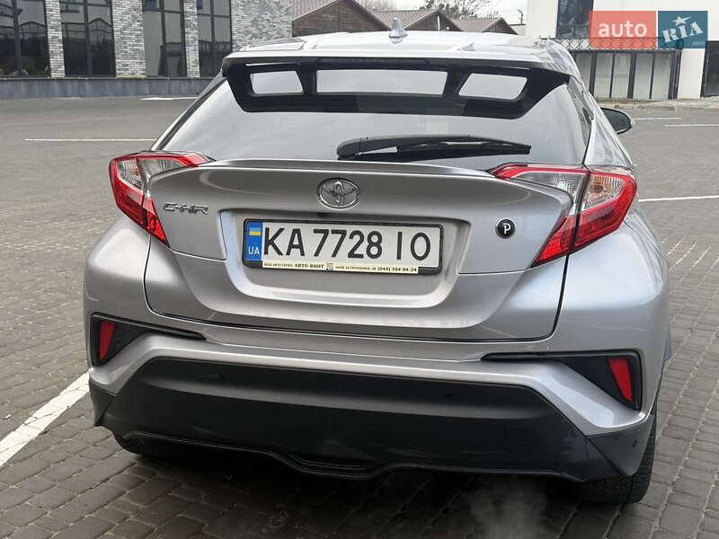 Позашляховик / Кросовер Toyota C-HR 2017 в Житомирі