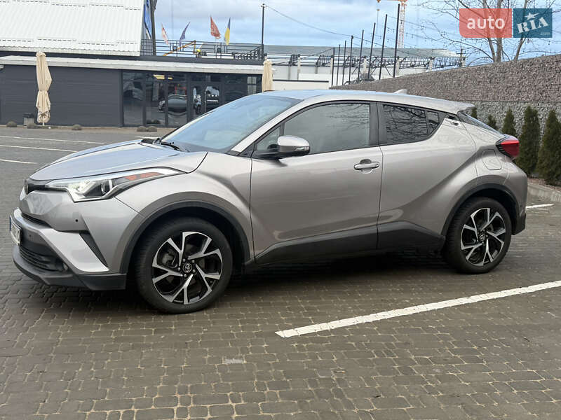 Позашляховик / Кросовер Toyota C-HR 2017 в Житомирі
