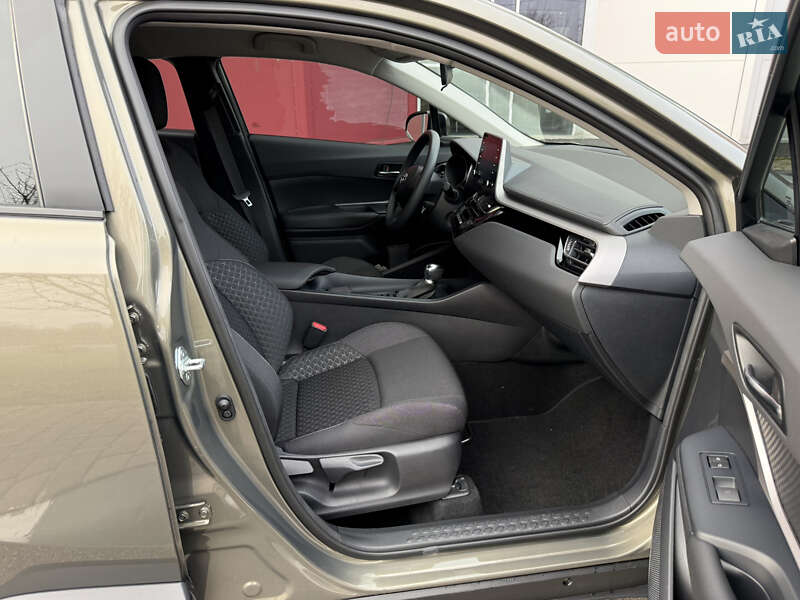 Позашляховик / Кросовер Toyota C-HR 2021 в Києві фото 23 Позашляховик / Кросовер Toyota C-HR 2021 в Києві