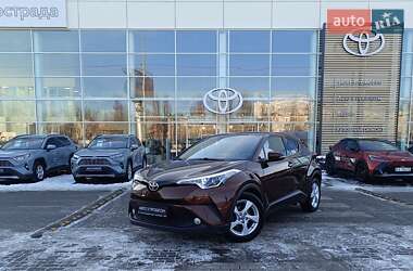 Позашляховик / Кросовер Toyota C-HR 2017 в Києві