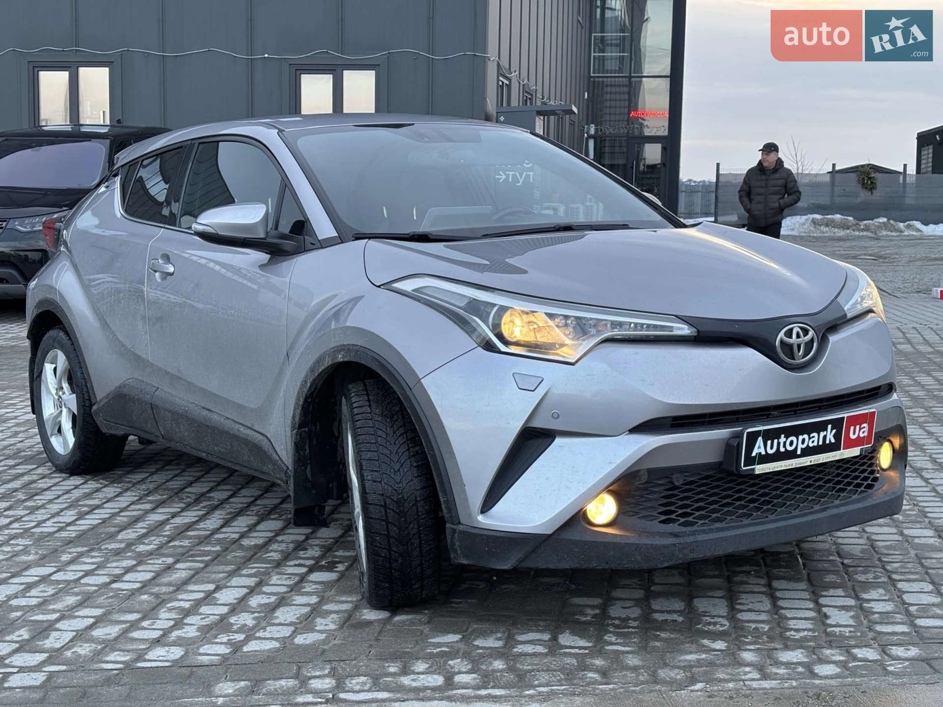 2016 Toyota C-HR - мініатюра 3