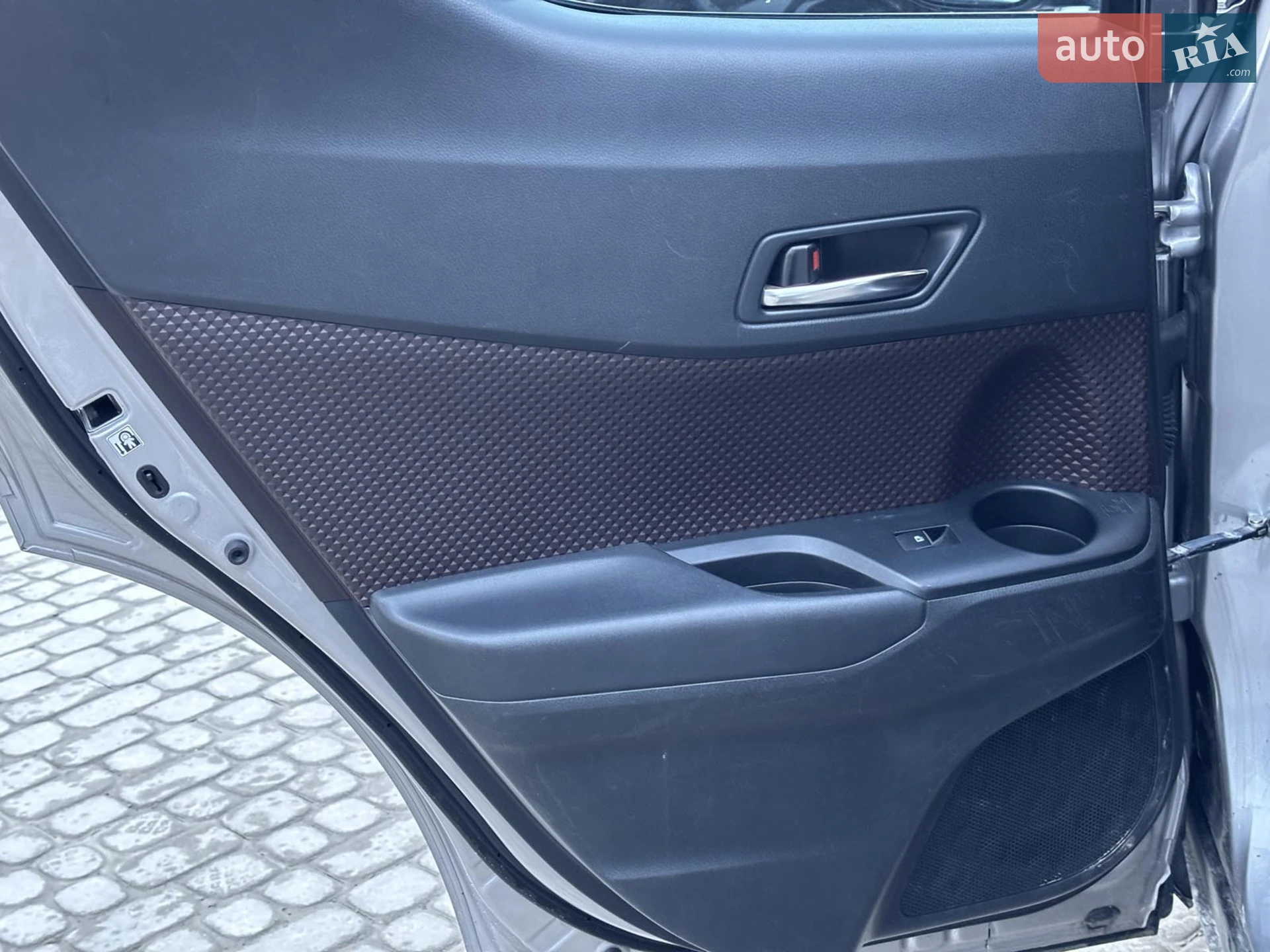 2016 Toyota C-HR - мініатюра 42