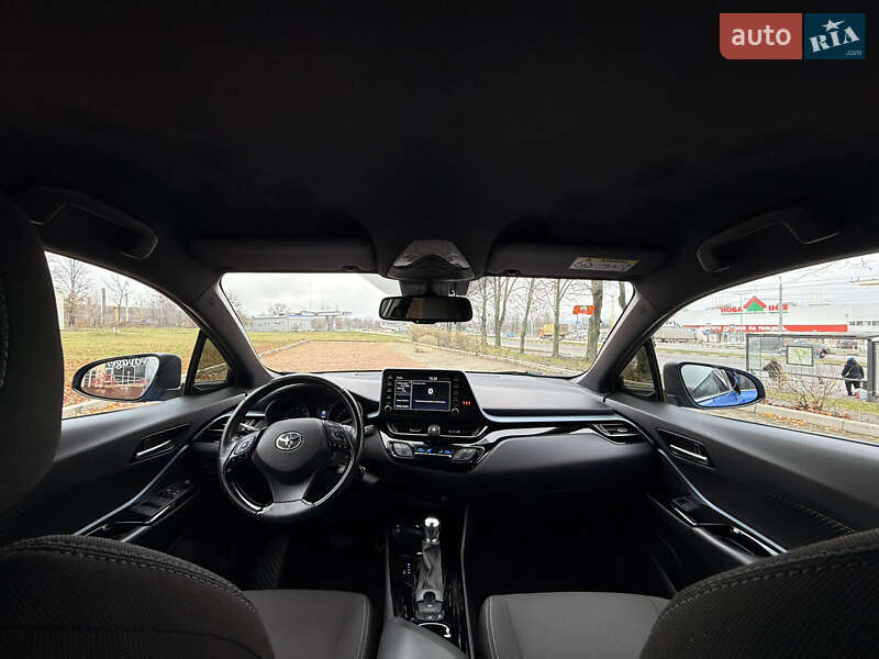 Внедорожник / Кроссовер Toyota C-HR 2020 в Харькове