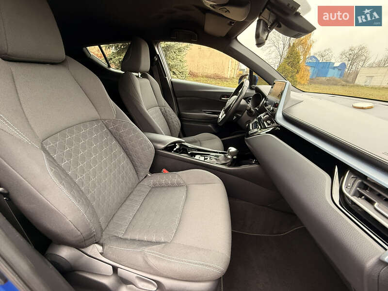 Внедорожник / Кроссовер Toyota C-HR 2020 в Харькове