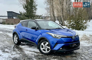 Внедорожник / Кроссовер Toyota C-HR 2018 в Киеве