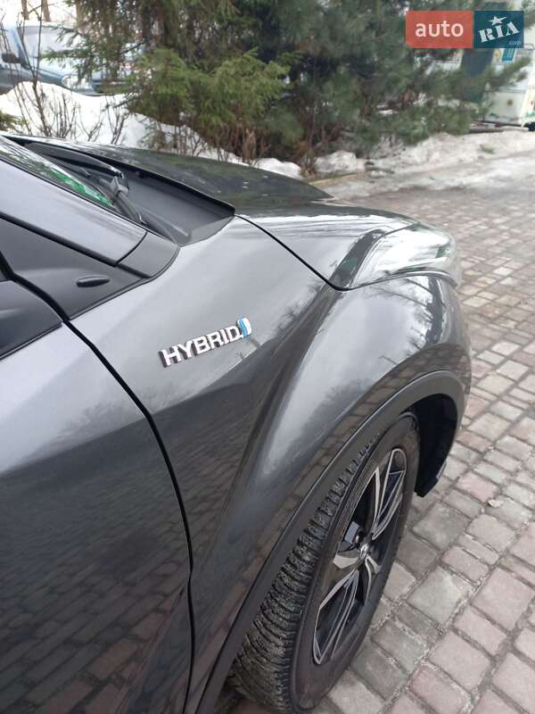 Внедорожник / Кроссовер Toyota C-HR 2021 в Киеве
