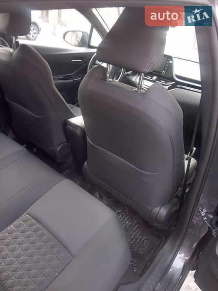 Внедорожник / Кроссовер Toyota C-HR 2021 в Киеве