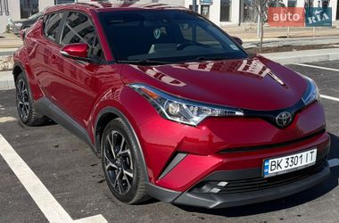Внедорожник / Кроссовер Toyota C-HR 2018 в Ровно