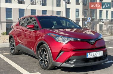 Внедорожник / Кроссовер Toyota C-HR 2018 в Ровно