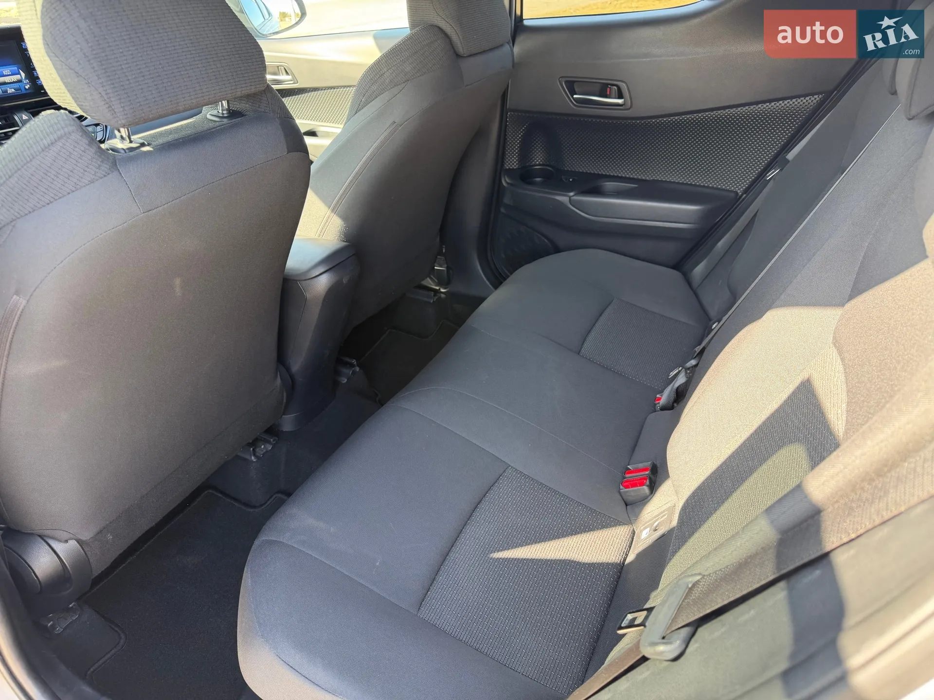 2019 Toyota C-HR - мініатюра 27